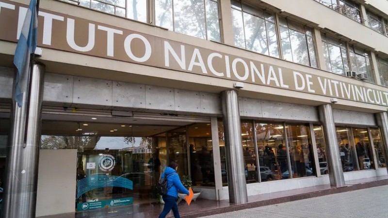 Otro golpe para el Gobierno: la Justicia frenó una medida que afectaba a trabajadores del INV
